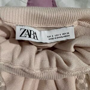 Zara Small cream turtleneck with lace sleeves